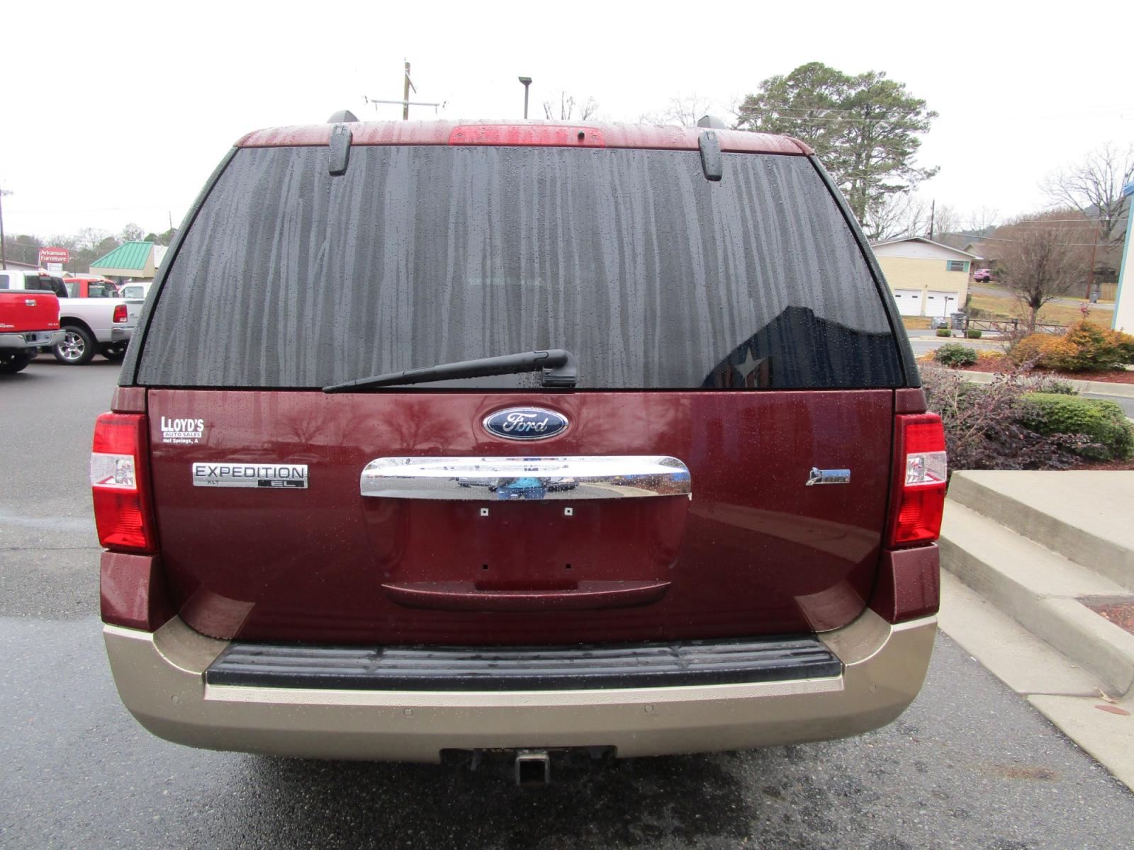 2012 RED Ford Expedition EL King Ranch 4WD (1FMJK1J56CE) with an 5.4L V8 SOHC 16V FFV engine, 6-Speed Automatic transmission, located at 1814 Albert Pike Road, Hot Springs, AR, 71913, (501) 623-1717, 34.494228, -93.094070 - Photo #5